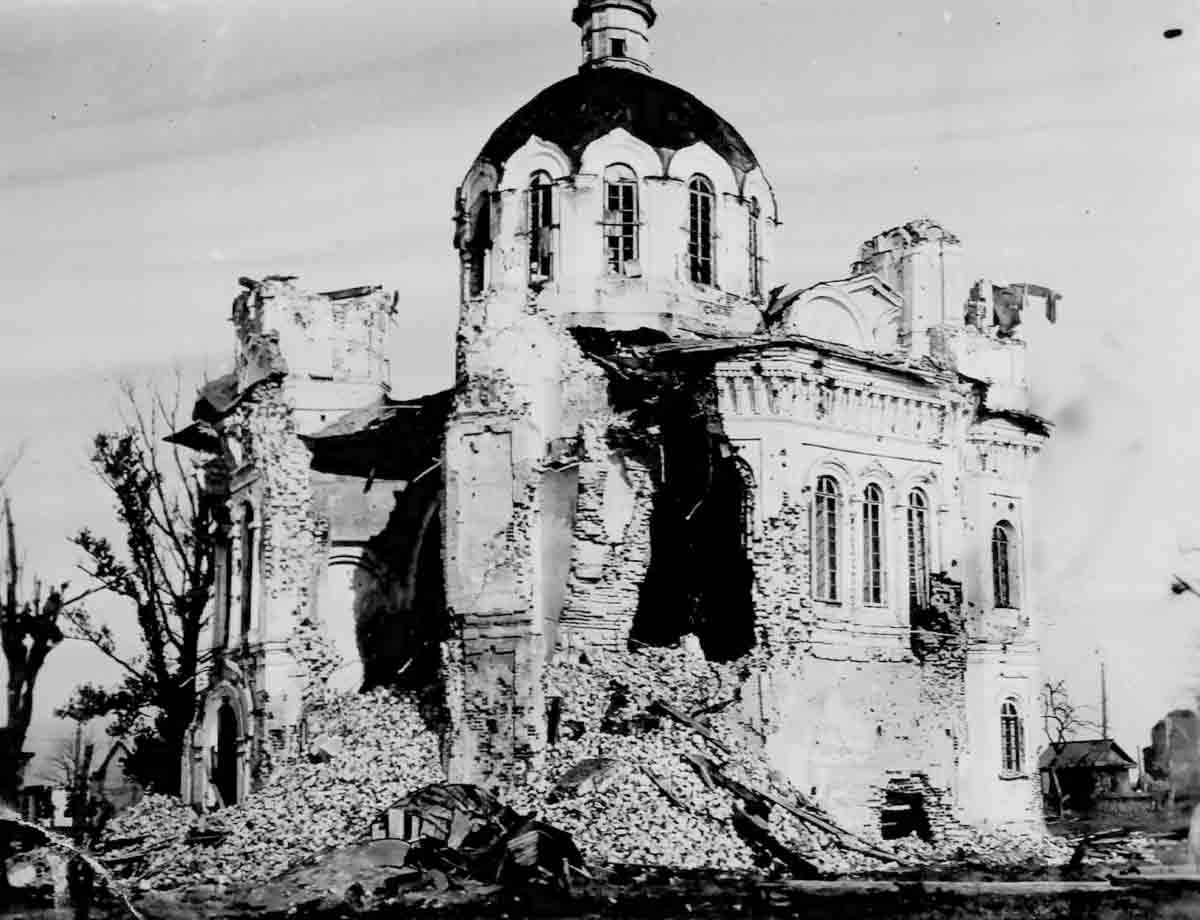 Donsbach August 1941 zerstörte Kirche in Kirche-Rogatjew 16.08.1941