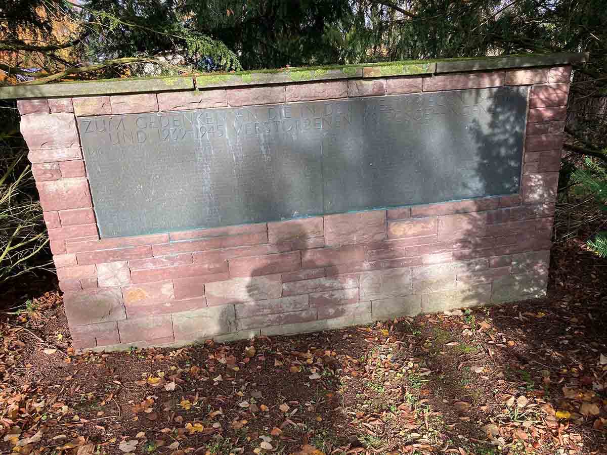 Soldatenfriedhof Büblingshausen Gedenktafel 1