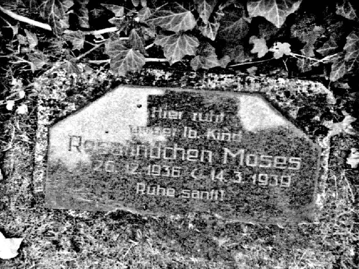 Grabstein für die 3-jährige Rosalindchen Moses