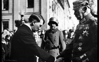 Die Ernennung Hitlers zum Reichskanzlar am 30. Januar 1933 durch Reichspräsident von Hindenburg