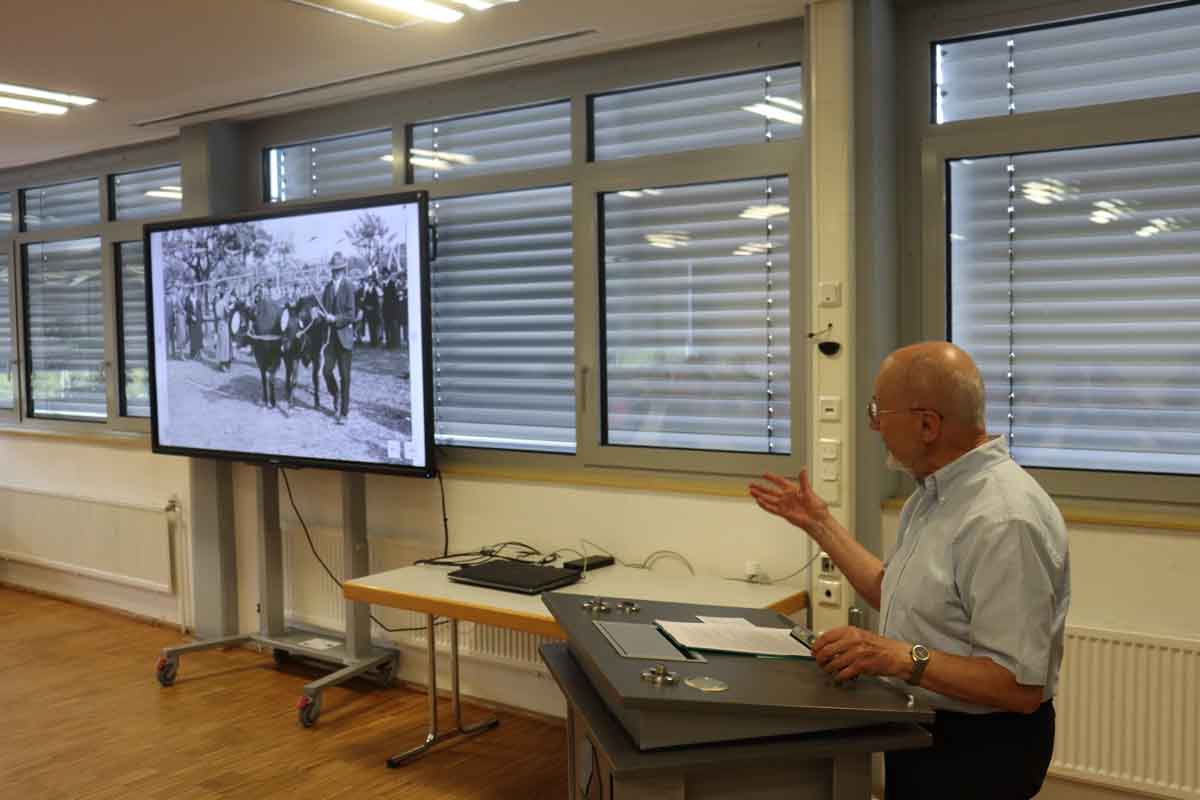 Tafelenthüllung zum Ochsenfest 1933 Vortrag von Prof. Dr. Ulrich Mayer am 15.07.2023
