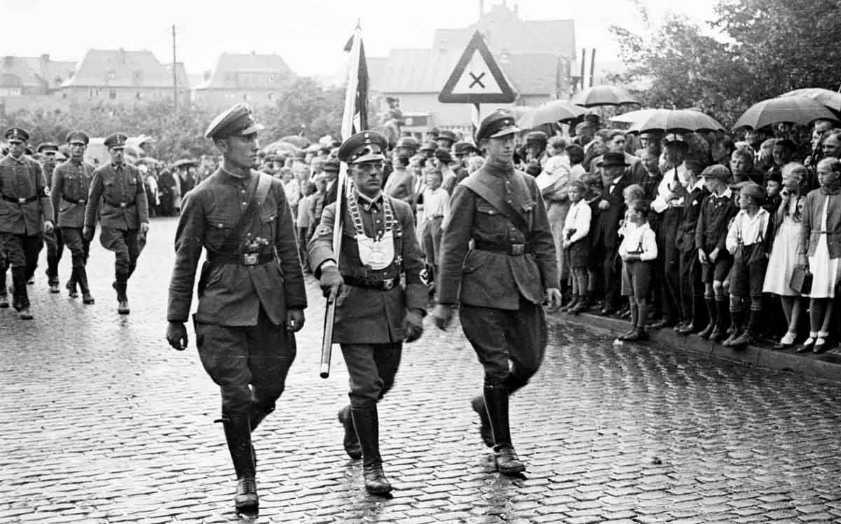Der Stahlhelm - reaktionäre antidemokratische Organisation der DNVP auf dem Ochsenfest 1933