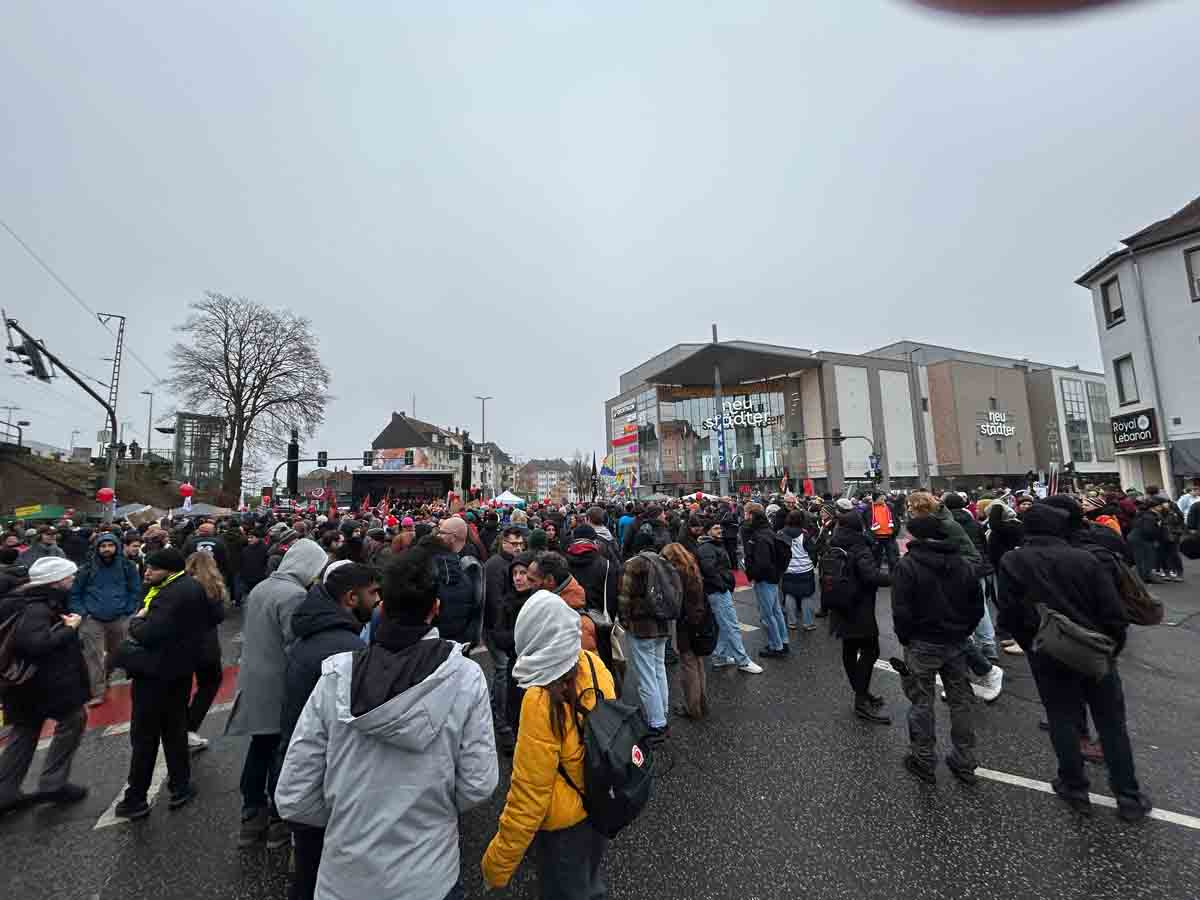 2025-11-29-Giessen-Demo-gegen-AfD-Jugend_001 Gemeinsam für Demokratie und Vielfalt am 29.11.2025 in Gießen