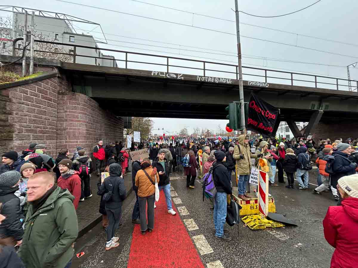 2025-11-29-Giessen-Demo-gegen-AfD-Jugend_002 Gemeinsam für Demokratie und Vielfalt am 29.11.2025 in Gießen