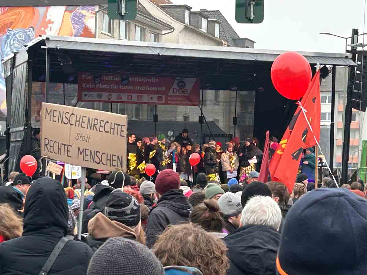 2025-11-29-Giessen-Demo-gegen-AfD-Jugend_003 Gemeinsam für Demokratie und Vielfalt am 29.11.2025 in Gießen