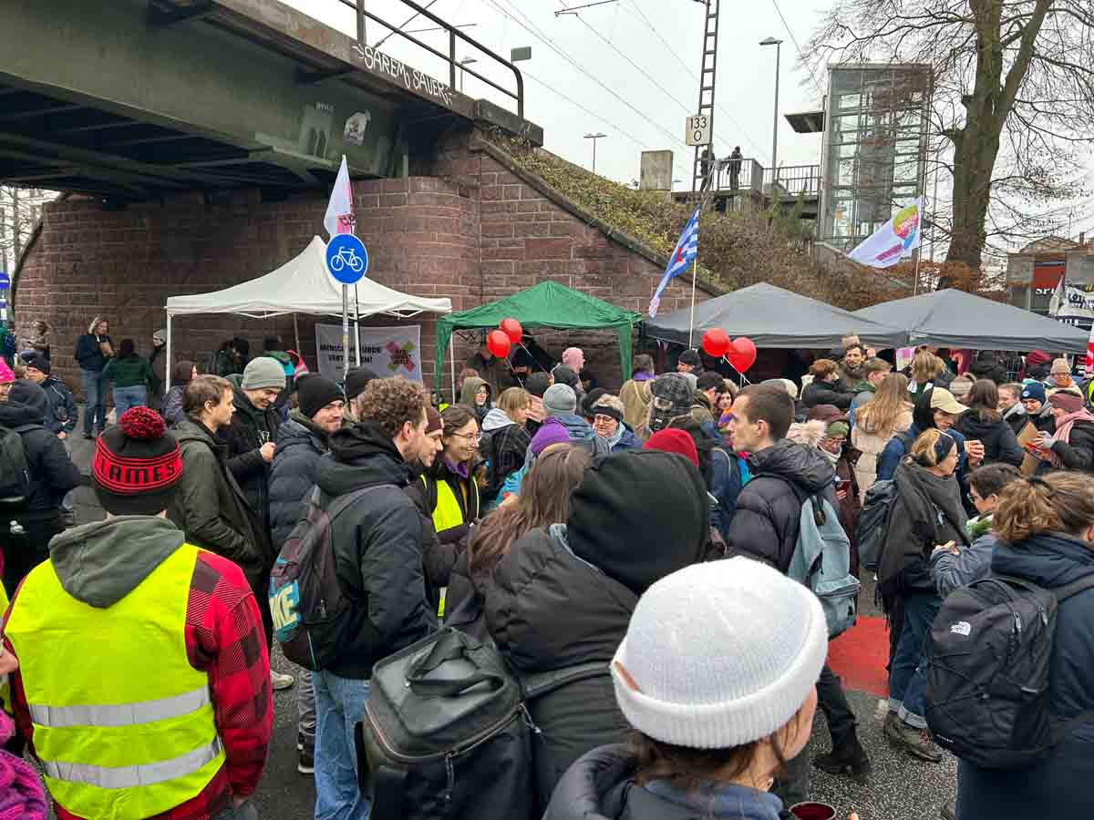 2025-11-29-Giessen-Demo-gegen-AfD-Jugend_005 Gemeinsam für Demokratie und Vielfalt am 29.11.2025 in Gießen