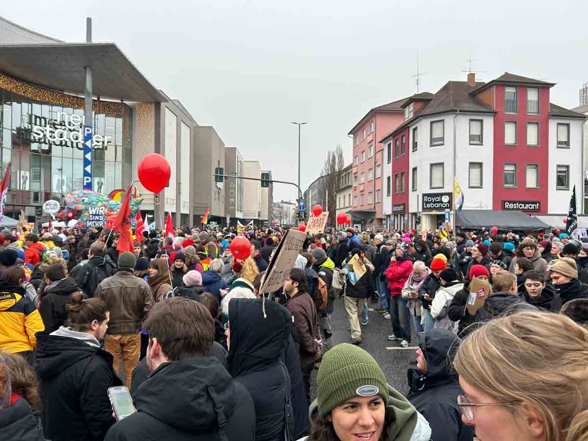 2025-11-29-Giessen-Demo-gegen-AfD-Jugend_006 Gemeinsam für Demokratie und Vielfalt am 29.11.2025 in Gießen