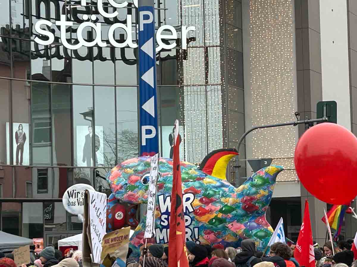 2025-11-29-Giessen-Demo-gegen-AfD-Jugend_016 Gemeinsam für Demokratie und Vielfalt am 29.11.2025 in Gießen
