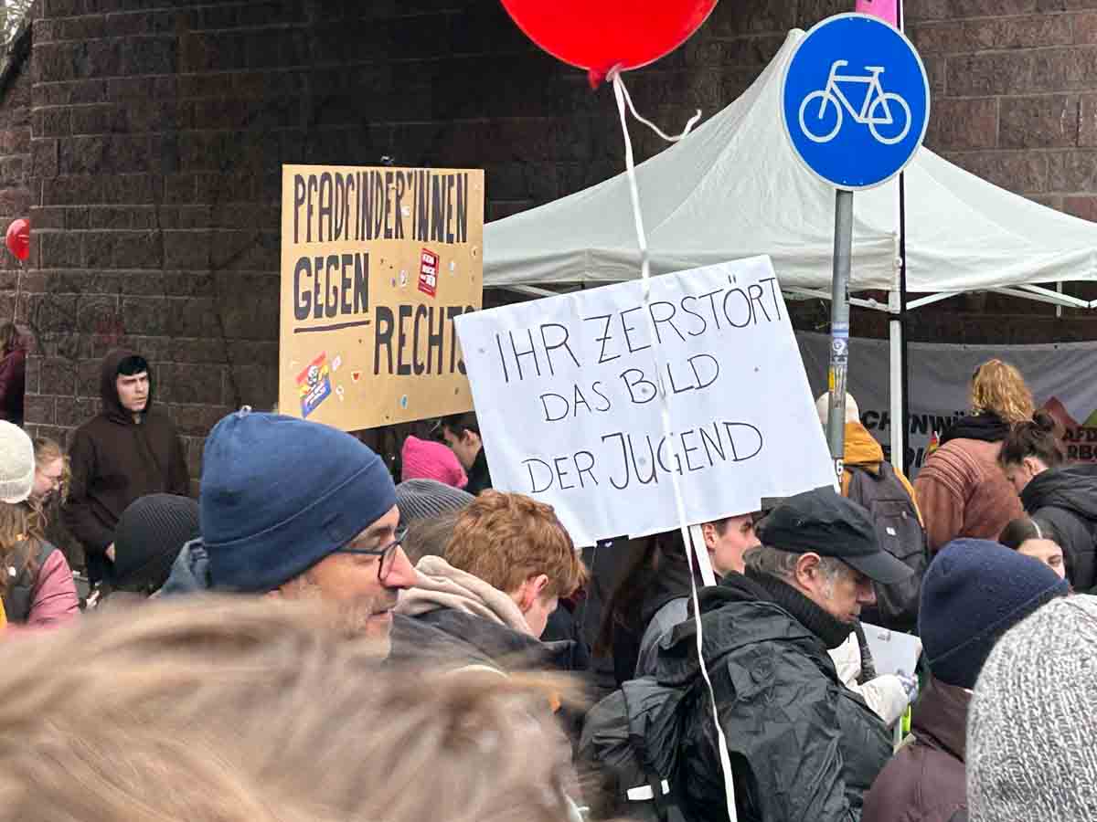 2025-11-29-Giessen-Demo-gegen-AfD-Jugend_022 Gemeinsam für Demokratie und Vielfalt am 29.11.2025 in Gießen