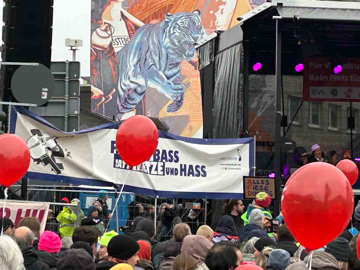 2025-11-29-Giessen-Demo-gegen-AfD-Jugend_029 Gemeinsam für Demokratie und Vielfalt am 29.11.2025 in Gießen