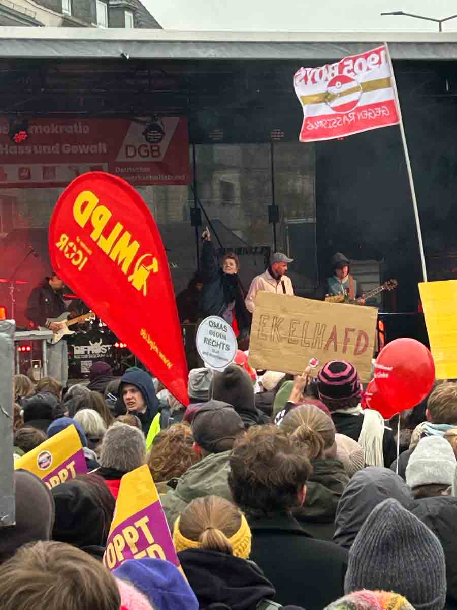 2025-11-29-Giessen-Demo-gegen-AfD-Jugend_041 Gemeinsam für Demokratie und Vielfalt am 29.11.2025 in Gießen