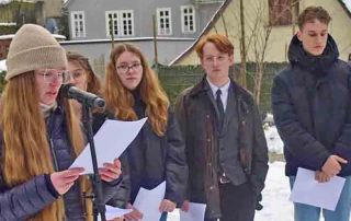 Holocaust-Gedenkveranstaltung im Wetzlarer Rosengärtchen am Mahnmal für die NS-Opfer am 27.01.2026