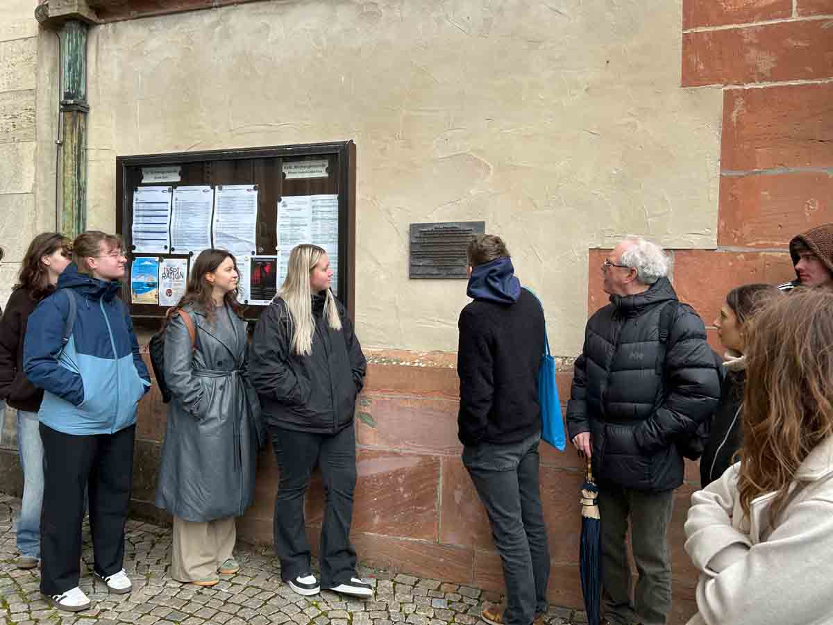 2026-03-25-Fuehrung_WdE_Kaufm-Schulen_DIL_Kl-12_12 WdE-Gruppenführung am 25.03.2026 für Geschichtsgrundkurs Kl. 12 kaufmännisches Gymnasium Dillenburg