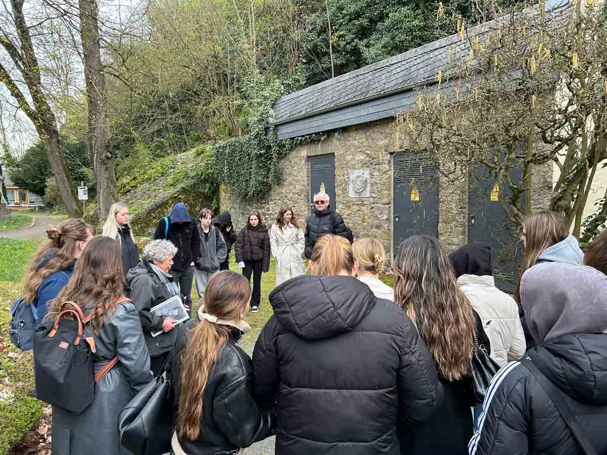 2026-03-25-Fuehrung_WdE_Kaufm-Schulen_DIL_Kl-12_15 WdE-Gruppenführung am 25.03.2026 für Geschichtsgrundkurs Kl. 12 kaufmännisches Gymnasium Dillenburg