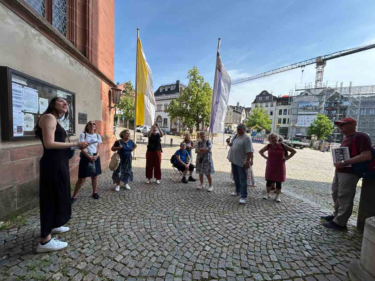 2026-05-30-WdE-Fuehrung_Fam-Rosenthal_23 Besuch der Familie Rosenthal (USA) in Wetzlar
